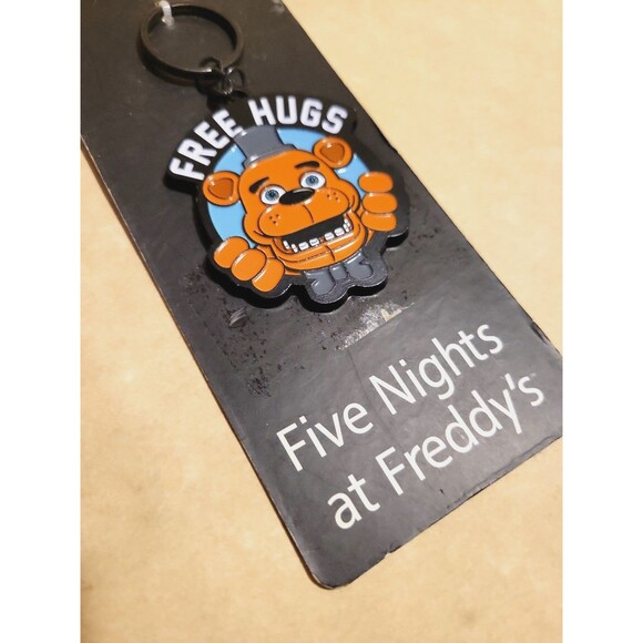 Five Nights At Freddy's Free Hugs Keychain - Picture 2 of 4